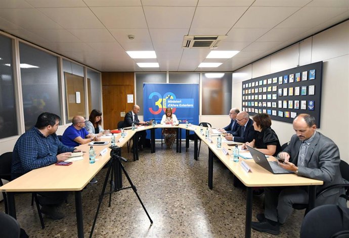 Reunión de la ministra de Presidencia, Economía, Trabajo y Vivienda de Andorra, Conxita Marsol con los miembros del Consejo Económico y Social (CES)