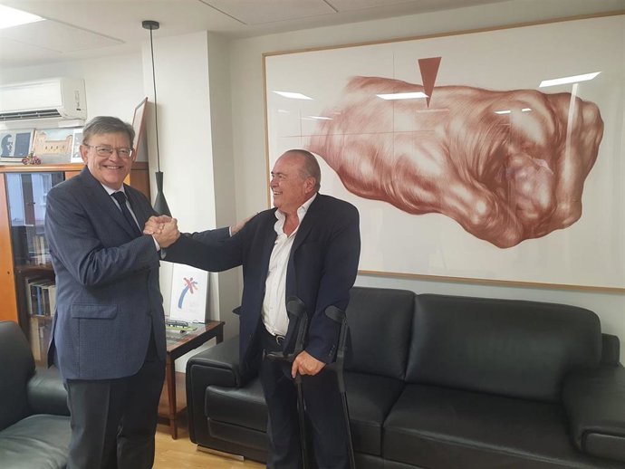 El diputado carlos laguna con el secretario general del PSPV y expresident, Ximo Puig