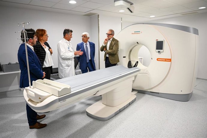 Balcells visita los nuevos espacios del Hospital Arnau de Vilanova en Lleida