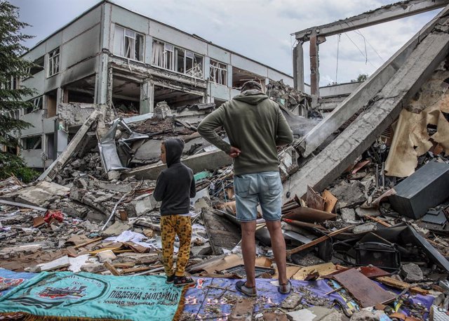 Archivo - June 2, 2022, Kharkiv, Kharkiv, Ukraine: A school in Kharkiv hit by a Russian missile in the morning. According to local authorities, 96% of war crimes in the Kharkiv region are due to the bombing of civilian areas. .Since 24 February, Ukraine h