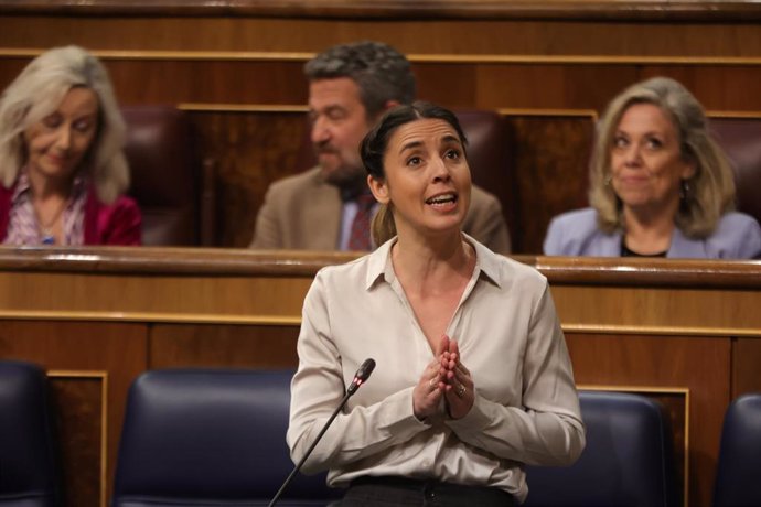 Archivo - La ministra de Igualdad, Irene Montero, interviene durante una sesión plenaria, en el Congreso de los Diputados, a 29 de marzo de 2023, en Madrid (España).  
