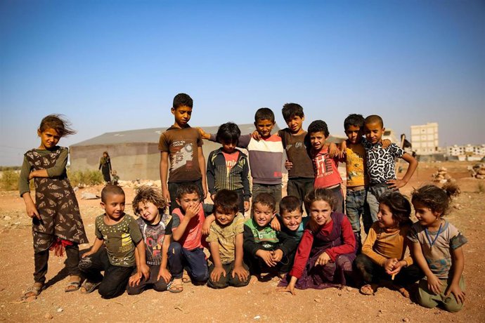 Un grupo de niños desplazados cerca de Idlib, en el noroeste de Siria