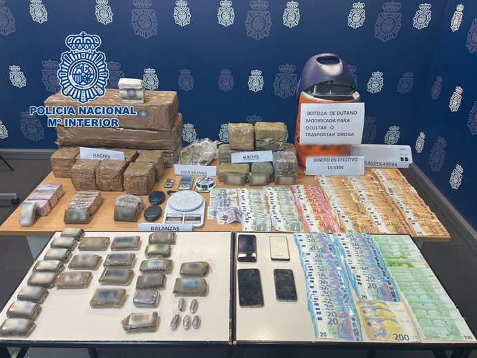 Rdo: "La Policía Nacional Desarticula Un Grupo Criminal Dedicado A La Venta De Sustancias Estupefacientes E Interviene 56 Kilos De Hachís "