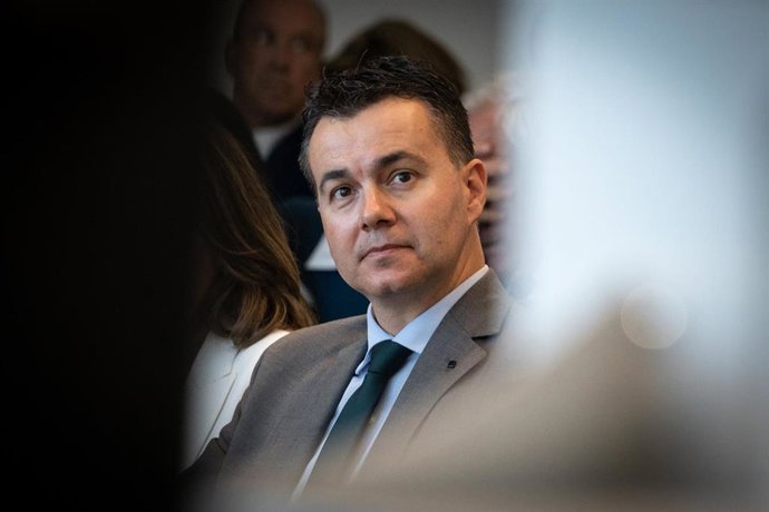 Archivo - El ministro de Industria, Comercio y Turismo, Héctor Gómez,  durante la clausura de la 'V Cumbre de Internacionalización, en la Sede de la Cámara de Comercio de España