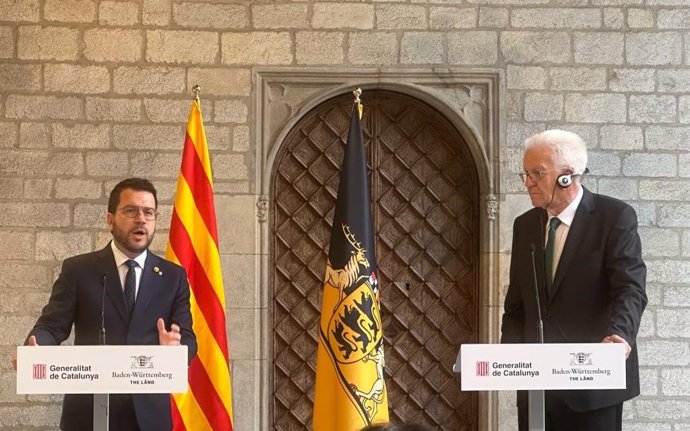 El presidente de la Generalitat, Pere Aragonos, con el ministro presidente de Baden-Wüttemberg (Alemania), Winfried Kretschmann