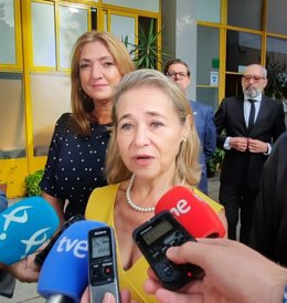 La consejera de Educación, Mercedes Vaquera, en declaraciones a los medios en Badajoz
