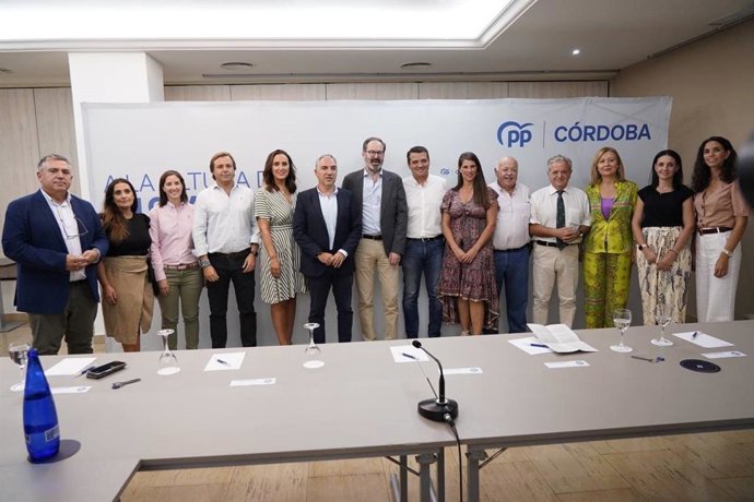 Interparlamentaria del PP de Córdoba con Elías Bendodo.
