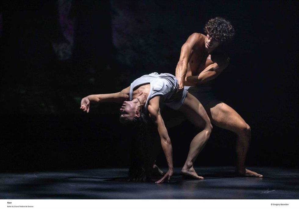 Archivo - Los bailarines del Ballet del Gran Teatro de Ginebra, Madeline Wong y Oscar Comesana Salgueiro, en la obra 'Faun' del director Sidi Larbi Cherkaoui.