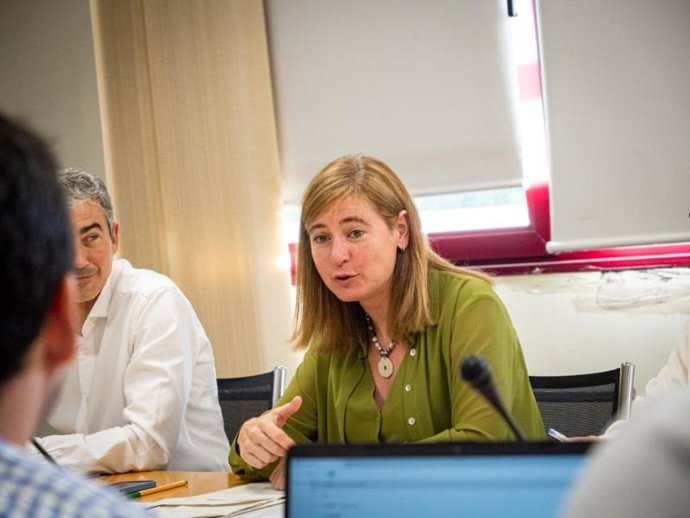 La consejera Noemí Manzanos en la Mesa Ganadera