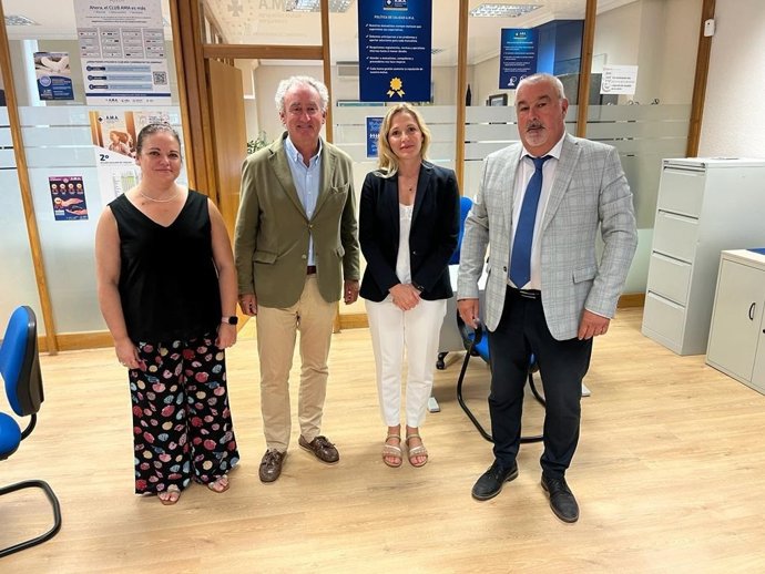 Visita de Tomás Cobo a la ONG '14 kilometros'