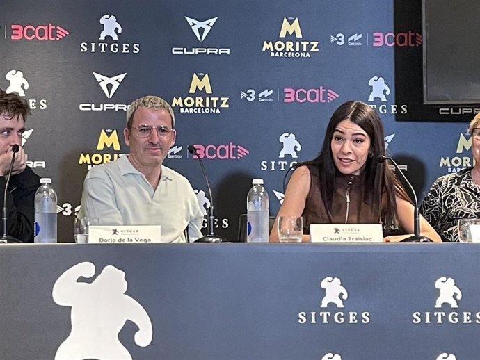 El director Borja de la Vega y la actriz Claudia Traisac, en la presentación de 'La última noche de Sandra M.' en el Festival de Sitges