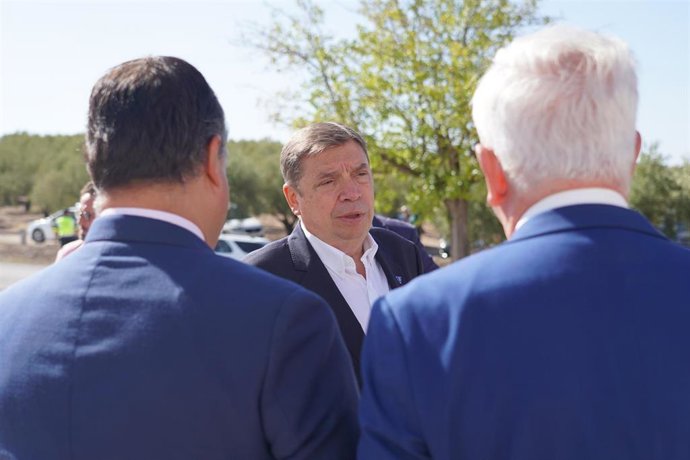 Archivo - El ministro de Agricultura en funciones, Luis Planas, en una imagen de archivo. 