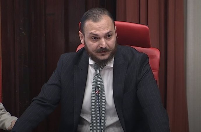 El representante de la Unión General Armenia de Beneficencia de Barcelona Levón Grigorián interviene en el Parlament