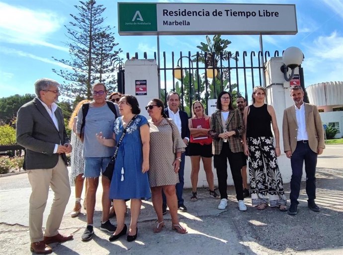 La portavoz del PSOE en Marbella (Málaga) y diputada en el Congreso, Isabel Pérez, ha reclamado a la Junta de Andalucía que la Residencia de Tiempo Libre aloje a trabajadores del Hospital Costa del Sol y a profesores.
