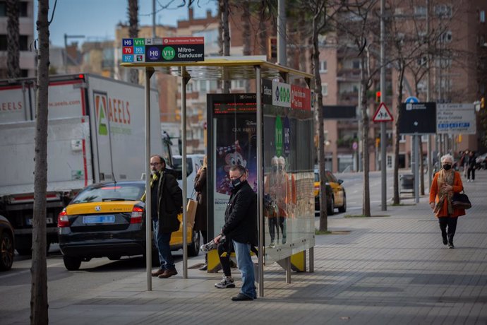 Archivo - Parada de bus de Barcelona