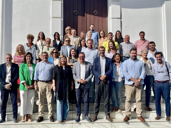 Encuentro con alcaldes y cargos institucionales del PP del Área Metropolitana en Trigueros.