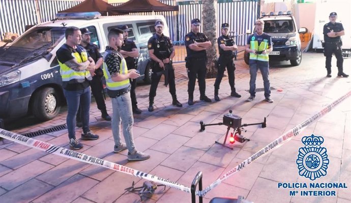 Agentes de Policía Nacional en Melilla durante la Operación Paso del Estrecho