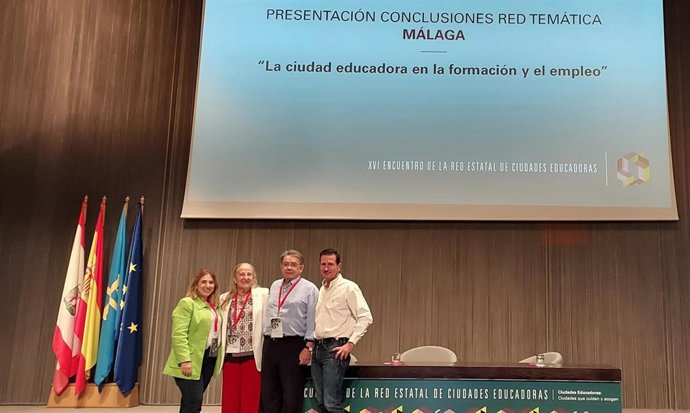 Celebración del XVI Encuentro Nacional de la Red de Ciudades Educadoras (RECE) al que ha asistido la concejala delegada de Educación y Fomento del Empleo, María Paz Flores