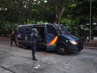 Sumar aboga por encajar a los policías del 1-O en la amnistía, pero asume que es difícil y estudia cómo hacerlo