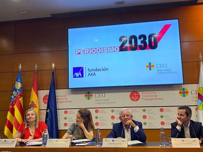 Professionals i periodistes reflexionen en una jornada celebrada en el Palau de Colomina de Valncia sobre l'impacte de la Intelligncia Artificial (IA) en el sector