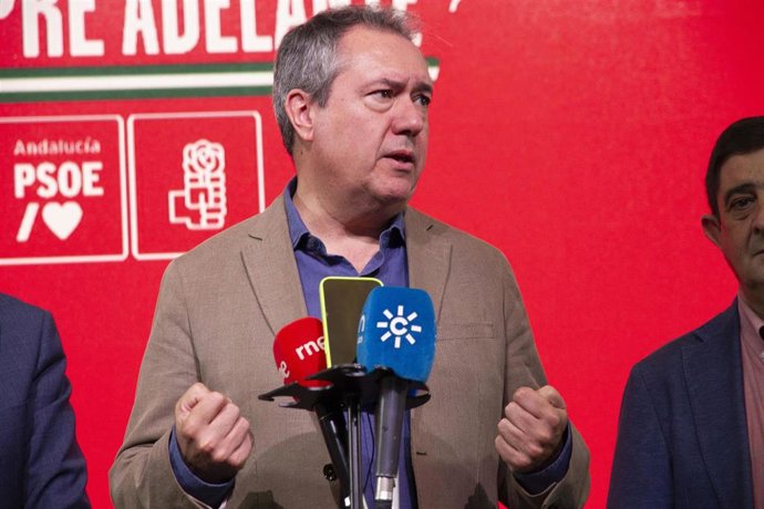 El secretario general del PSOE-A, Juan Espadas, en rueda de prensa. (Foto de archivo).