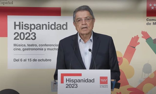 El escritor nicaragüense Sergio Ramírez, Premio Cervantes 2017, ha homenajeado este viernes a los escritores perseguidos en un pregón de la Hispanidad 2023 en el que ha defendido el español como lengua "de ida y vuelta".