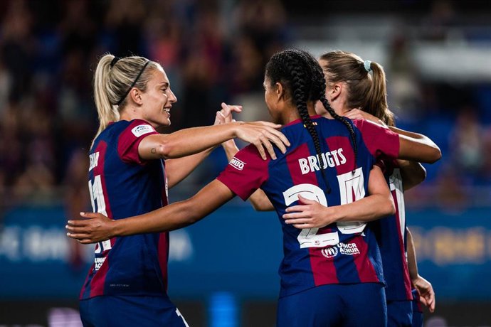 Alexia Putellas celebra un gol del FC Barcelona con sus compañeras