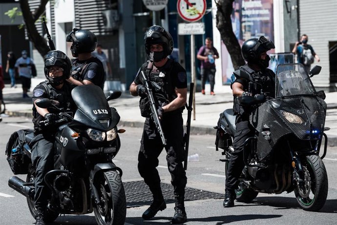 Archivo - Agentes de la Policía de Argentina