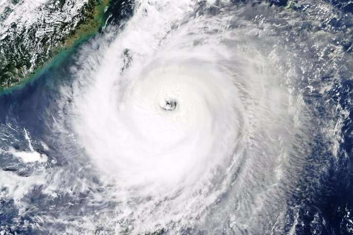 Imagen del tifó Koinu a su paso por Taiwán.