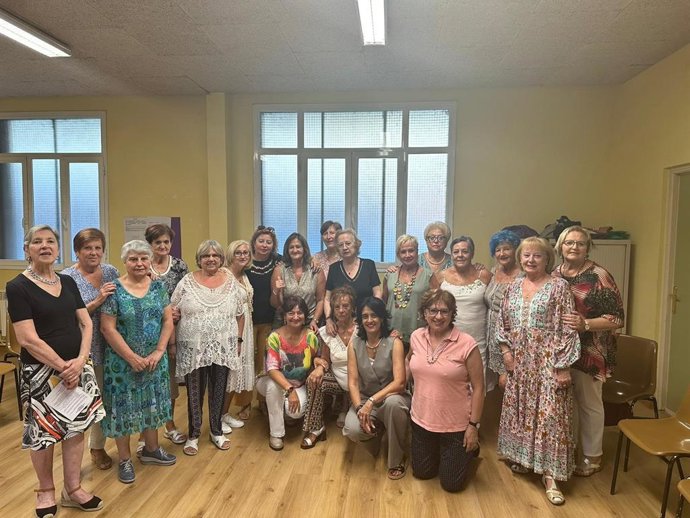 La concejal de Servicios Sociales visita a las mujeres de la Asociación 'Corazón Abierto'