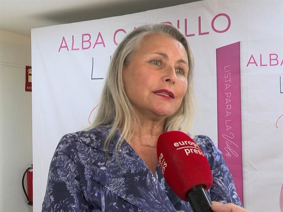 LUCÍA PARIENTE EN LA PRESENTACIÓN DEL LIBRO DE SU HIJA