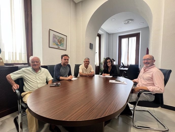 Reunión del Ayuntamiento de Cádiz con las asociaciones FAEM y Afemen