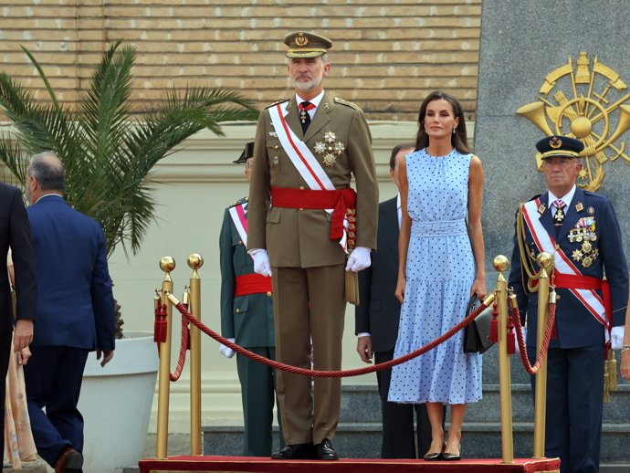 LOS REYES EN LA JURA DE BANDERA DE LA PRINCESA LEONOR