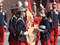 La Princesa Leonor jura bandera bajo la atenta -y orgullosa- mirada de los Reyes, Don Felipe y Doña Letizia