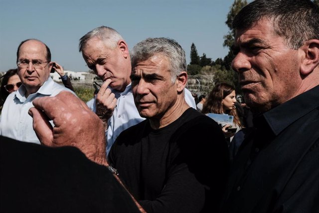 Archivo - Yair Lapid y Benny Gantz