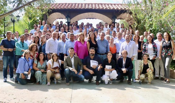 Intermunicipal del PP de Huelva con el presidente del PP de Huelva, Manuel Andrés González, junto a Loles López, coordinadora de Inclusión Social, Juventud, Familias e Igualdad del PP-A.