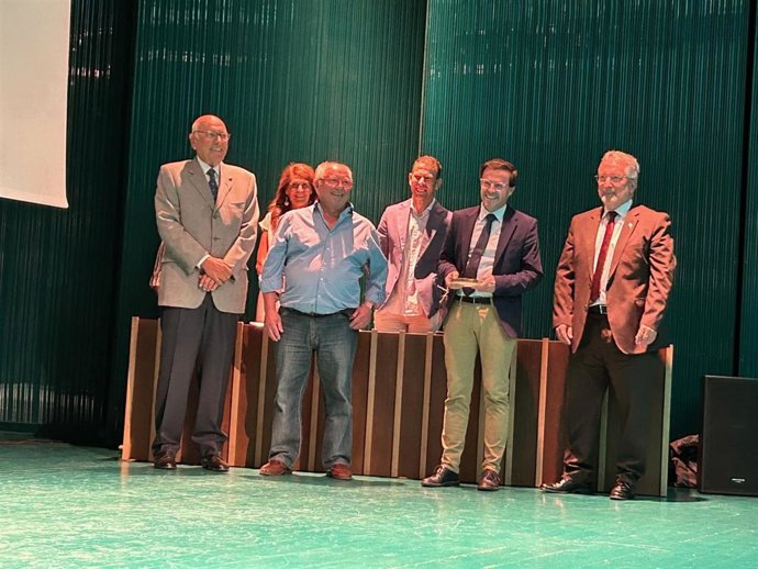 [Badajoz] Nota De Prensa Medalla De Oro Fen A La Diputación