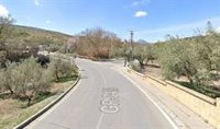 Un muerto y una herida tras chocar la moto en la que viajaban con un olivo en el término de Calicasas (Granada)