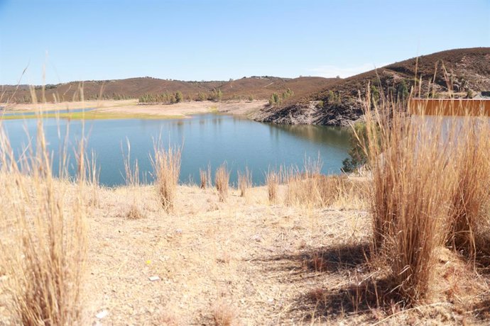 Archivo - Vista general del Pantano de Aznalcóllar, a 29 de agosto de 2023 en Sevilla (Andalucía, España). La Diputación de Sevilla ha convocado para este martes una sesión de la Mesa Provincial de la Sequía con el fin de evaluar la situación hidrológic