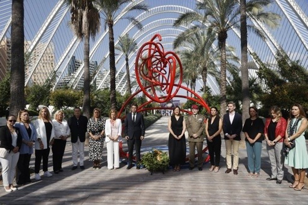 Homenaje a las víctimas de la Covid-19 y sus familiares
