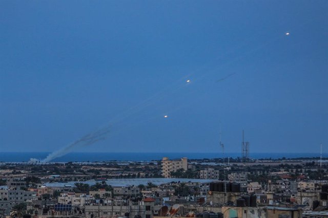 Hamás dispara cohetes hacia Israel desde el sur de la Franja de Gaza