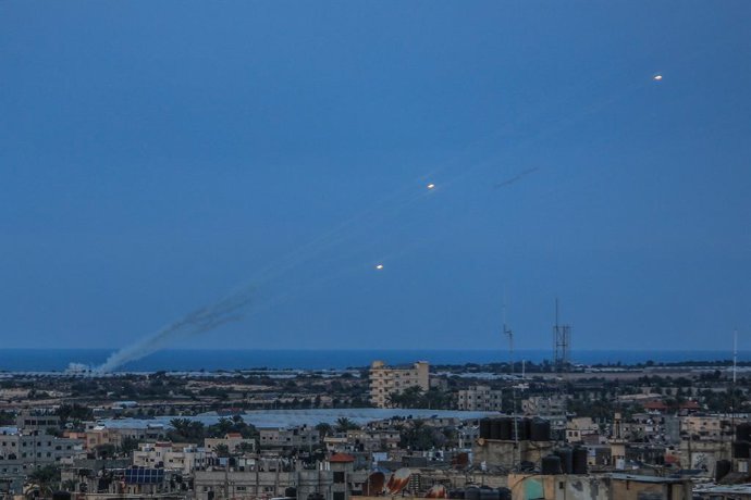 Hamás dispara cohetes hacia Israel desde el sur de la Franja de Gaza
