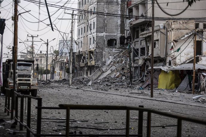 Edifici del Banc Nacional a Gaza destrut per un bombardeig israeli