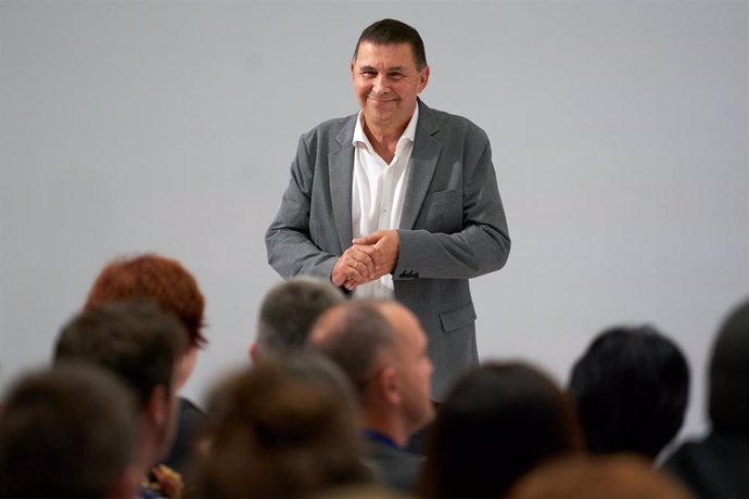 El coordinador general de EH Bildu, Arnaldo Otegi, interviene durante la Conferencia Política de EH Bildu