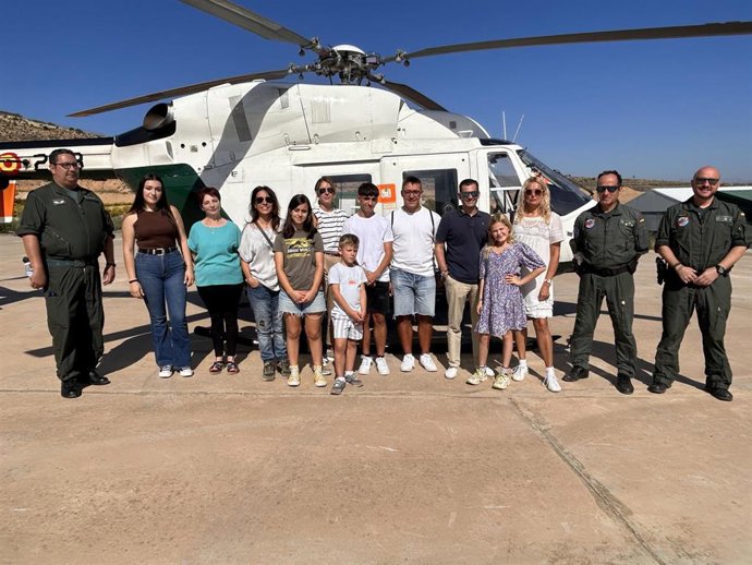 La Guardia Civil entrega los premios de su I Certamen de Dibujo y Redacción para escolares riojanos.