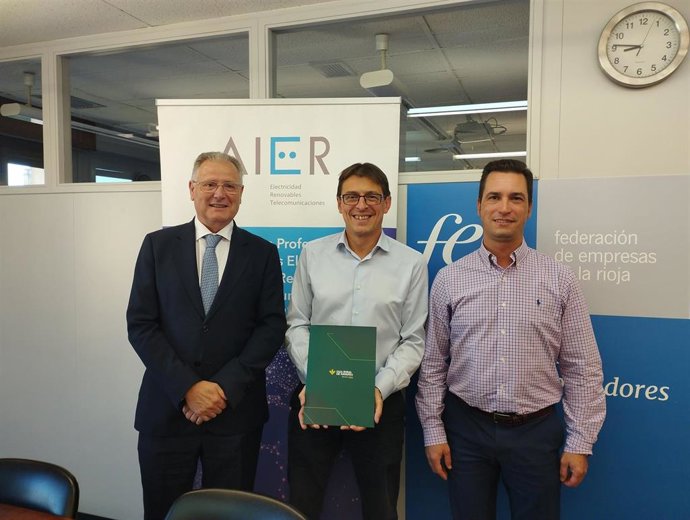 AIER y Caja Rural de Navarra firman un acuerdo para favorecer la financiación del sector de las instalaciones