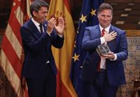 Carlos Latre, reconocido en el 9 d'Octubre: "El humor es una medicina maravillosa para estos tiempos de crispación"