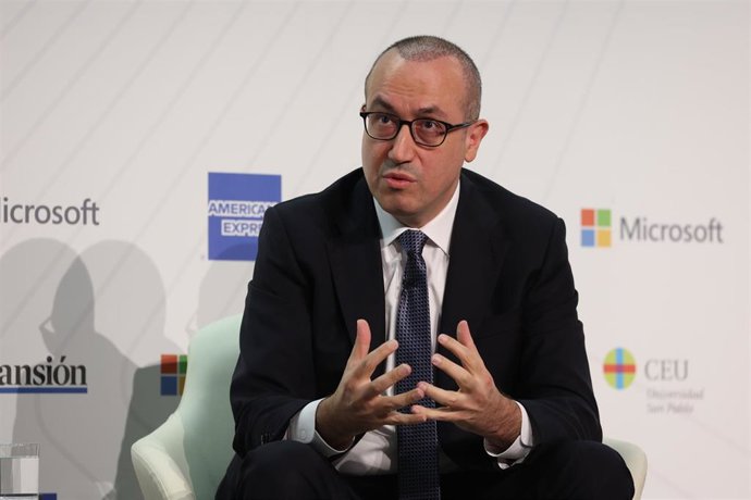 El consejero delegado de BBVA, Onur Gen, durante la celebración del XIV Encuentro Financiero del diario Expansión y KPMG, en el Auditorio Rafael del Pino en Madrid, a 9 de octubre de 2023, en Madrid (España).