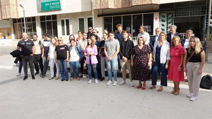 El PSOE se ha sumado a las concentraciones convocadas este lunes para protestar por el retraso en el pago del bono joven de alquiler.