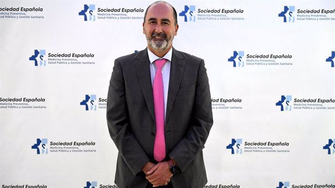 Manuel García de la Vega Sosa, jefe del servicio de Medicina Preventiva y Salud Pública del Hospital Universitario Juan Ramón Jiménez de Huelva.